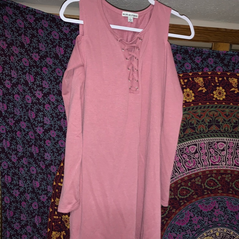 Cold shoulder t shirt dress size large